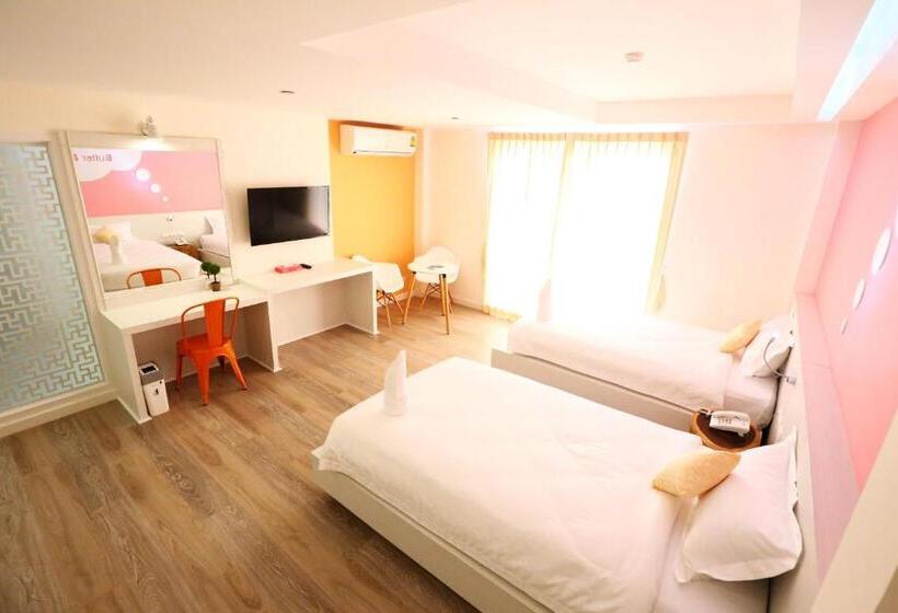 디럭스 룸, The Tint At Phuket Town   Sha Plus