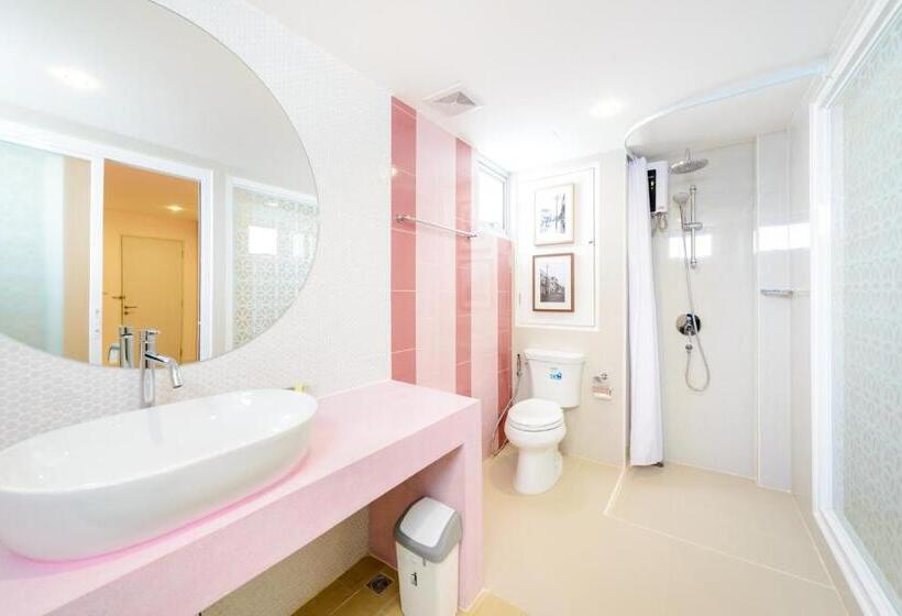 패밀리 룸, The Tint At Phuket Town   Sha Plus