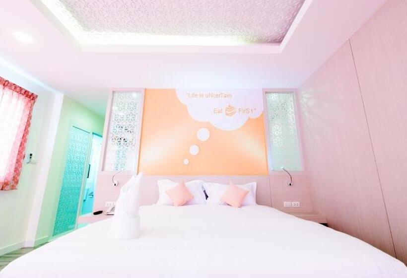 패밀리 룸, The Tint At Phuket Town   Sha Plus