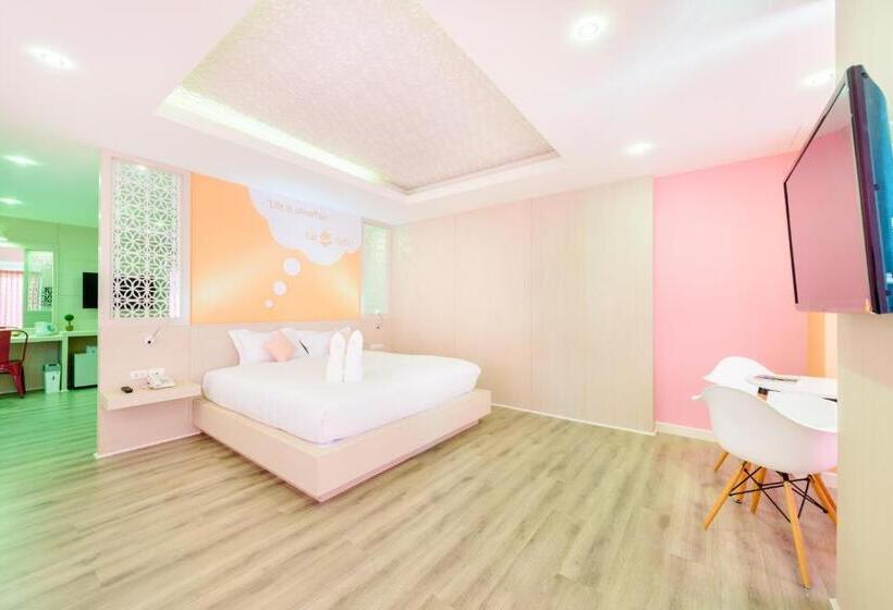 패밀리 룸, The Tint At Phuket Town   Sha Plus