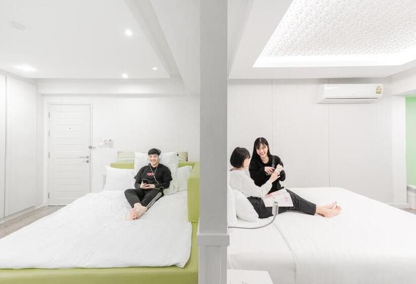 패밀리 룸, The Tint At Phuket Town   Sha Plus