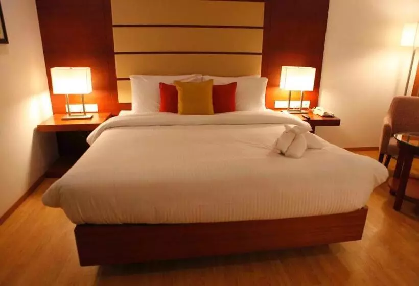 スタンダードトリプルルーム, Lemon Tree Hotel Shimona Chennai