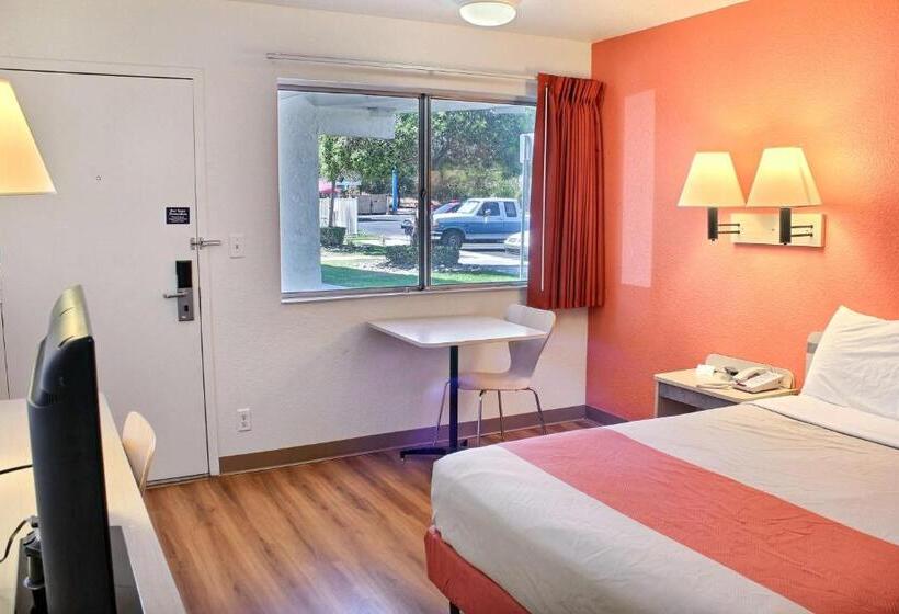 غرفة قياسية, Motel 6 Atascadero, Ca