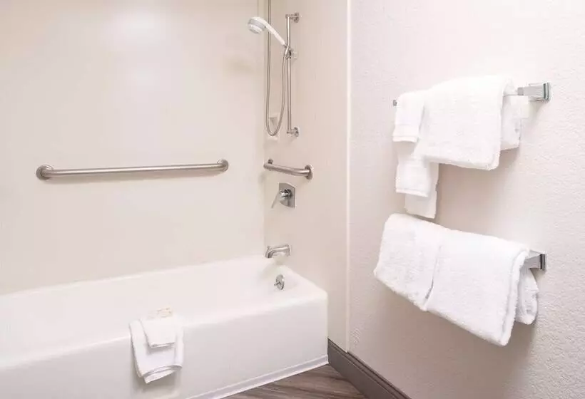 ２ダブルベッドのスタンダードルーム, Motel 6 Brampton, On  Toronto