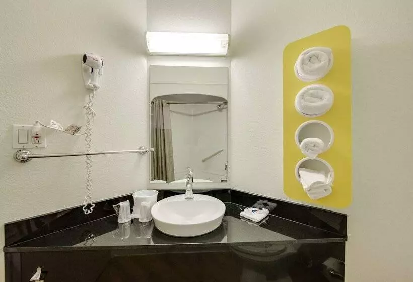 ２ダブルベッドのスタンダードルーム, Motel 6 Brampton, On  Toronto