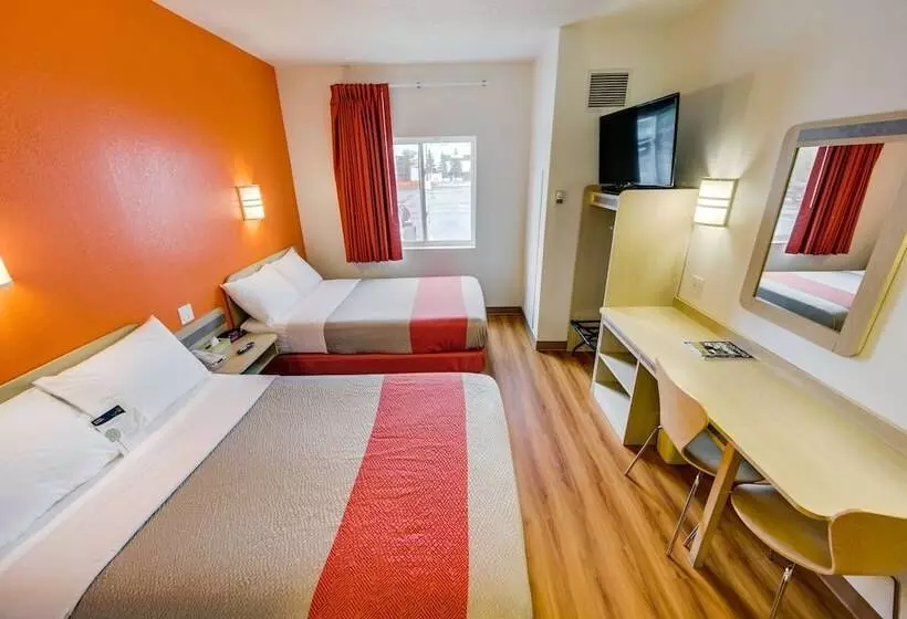 ２ダブルベッドのスタンダードルーム, Motel 6 Brampton, On  Toronto