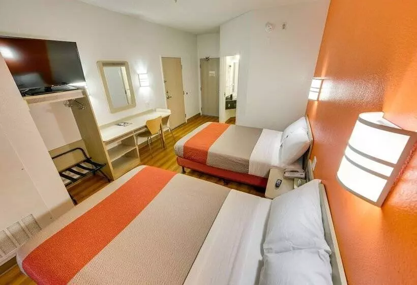 ２ダブルベッドのスタンダードルーム, Motel 6 Brampton, On  Toronto