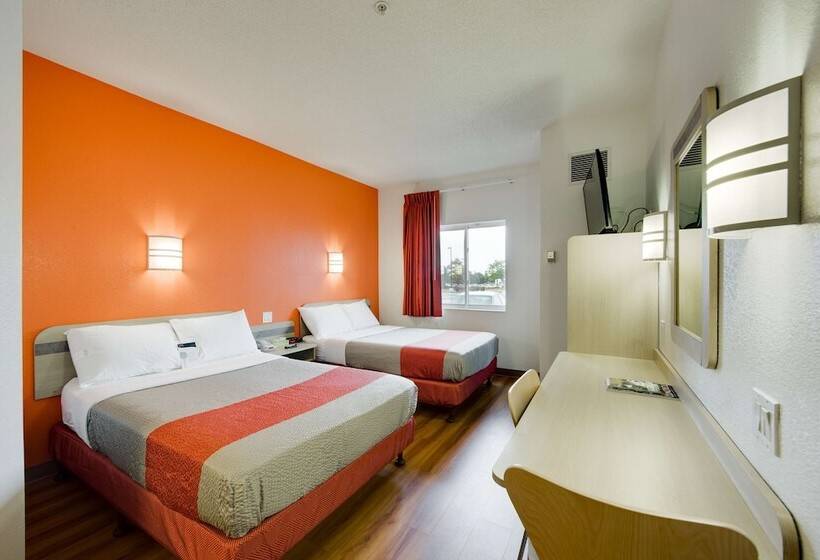 Номер Стандарт 2 Двуспальные Кровати, Motel 6 Brampton, On  Toronto