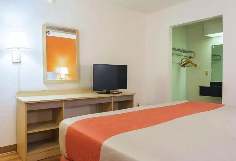 اتاق استاندارد با تخت بزرگ, Motel 6 Gainesville, Ga