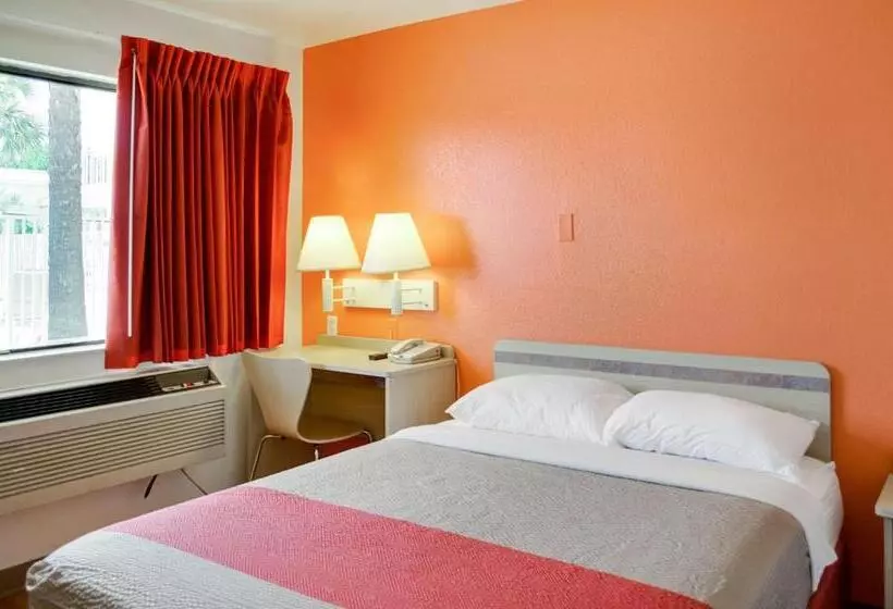スタンダード４人部屋, Motel 6 Gulfport, Ms Airport