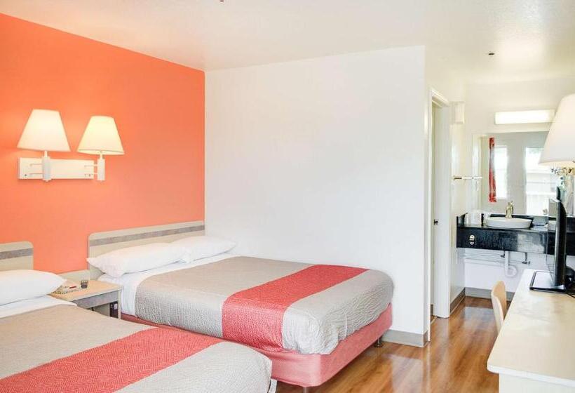 غرفة قياسية لذوى الاحتياجات الخاصة, Motel 6 Gulfport, Ms Airport