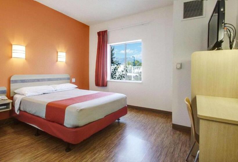 身障者適用スタンダードルーム, Motel 6 Lehi, Ut  Thanksgiving Point