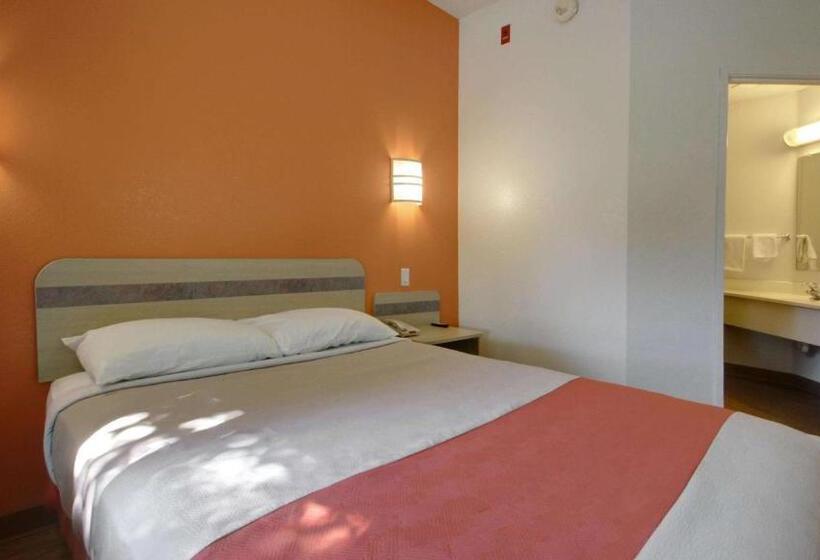 Номер Стандарт Адаптированный для Инвалидов, Motel 6 Lehi, Ut  Thanksgiving Point