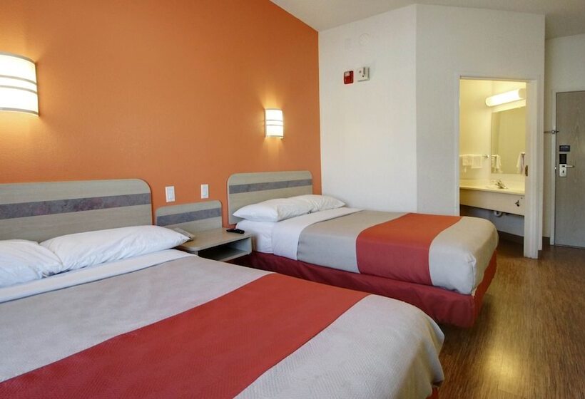 带2个双人床的标准工作室, Motel 6 Lehi, Ut  Thanksgiving Point