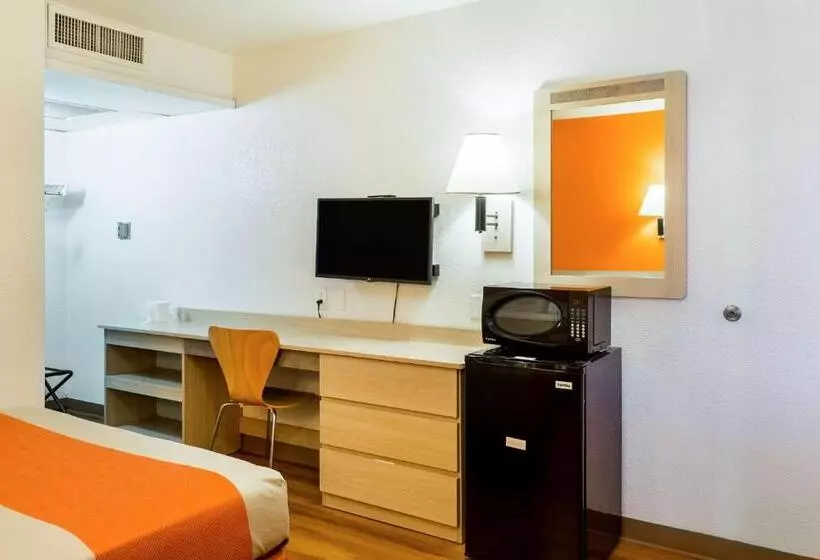 身障者適用スタンダードルーム, Motel 6 Mojave, Ca
