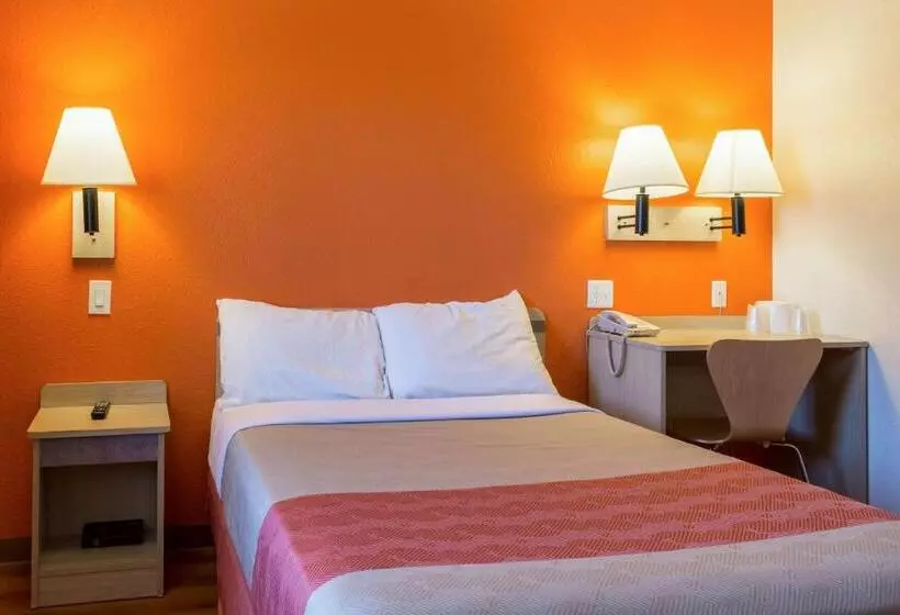 身障者適用スタンダードルーム, Motel 6 Mojave, Ca