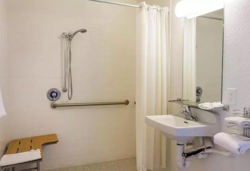 身障者適用スタンダードルーム, Motel 6 Mojave, Ca