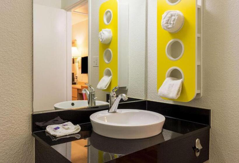 Quarto Estandar, Motel 6 Mojave, Ca