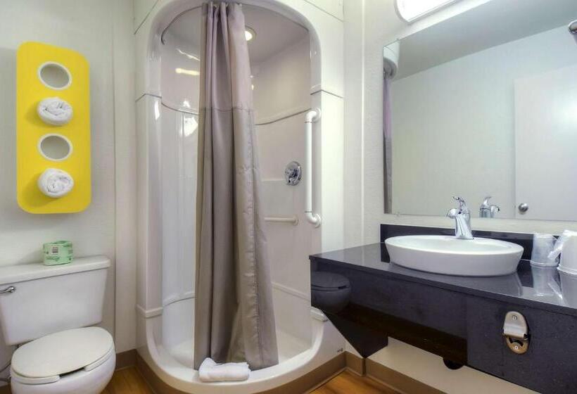 キングサイズベッドのデラックスルーム, Motel 6 San Bernardino, Ca   North