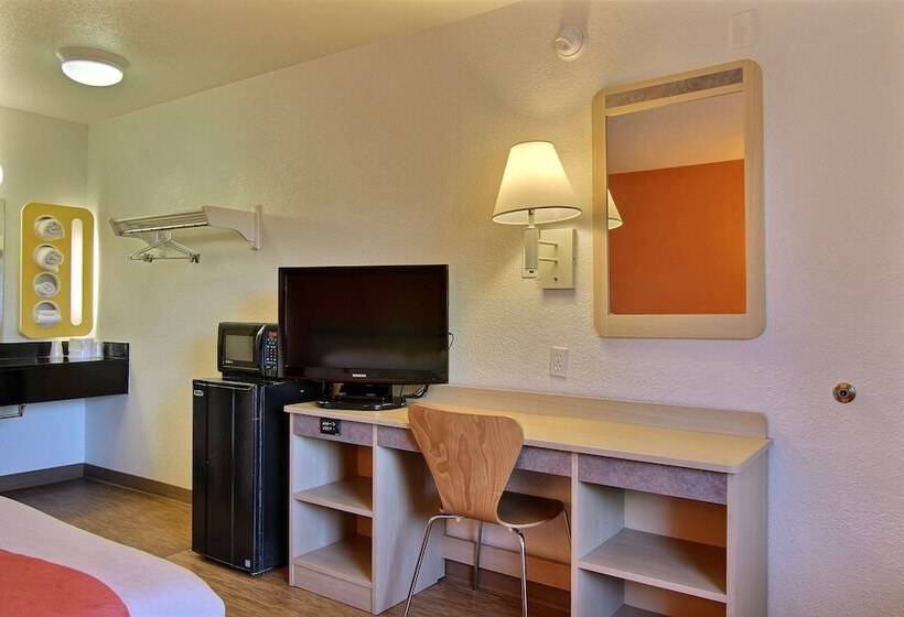 Номер Deluxe, Motel 6 Bismarck, Nd