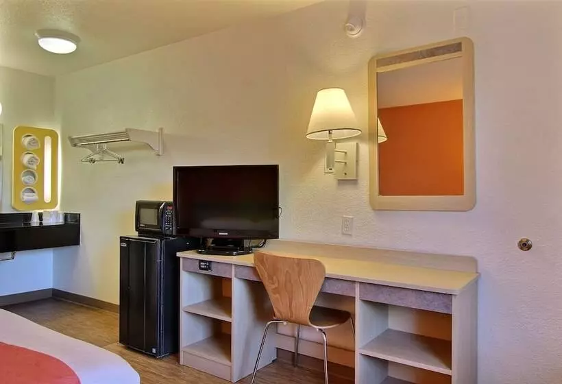 デラックスルーム, Motel 6 Bismarck, Nd