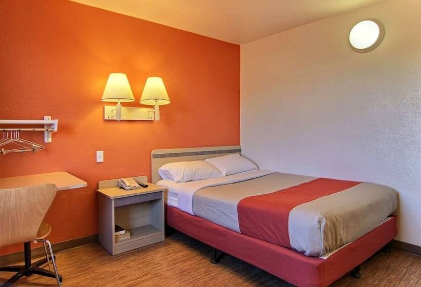 디럭스 룸, Motel 6 Bismarck, Nd