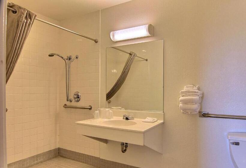 Номер Стандарт Адаптированный для Инвалидов, Motel 6 Bismarck, Nd