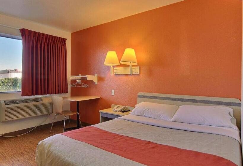 디럭스 룸, Motel 6 Bismarck, Nd