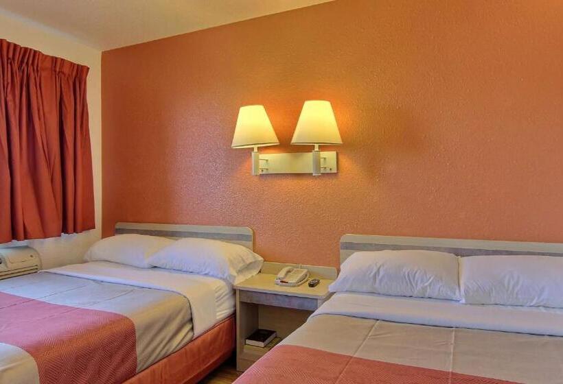 4인용 스탠다드 룸, Motel 6 Bismarck, Nd