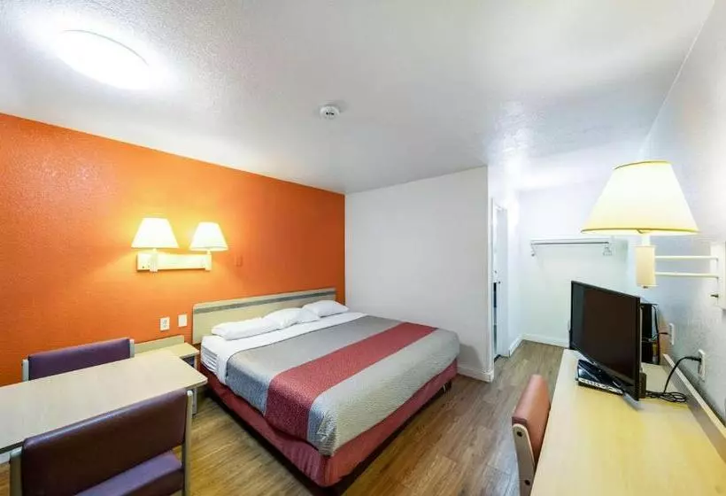 キングサイズベッドのデラックスルーム, Motel 6 Greenville, Tx