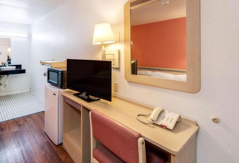 اتاق استاندارد با تخت بزرگ برای معلولان, Motel 6 Greenville, Tx