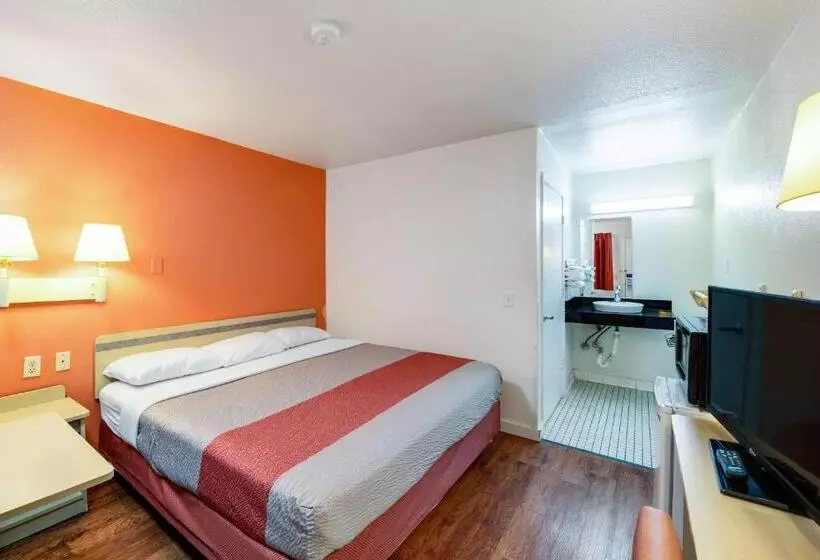 身障者適用キングサイズベッドルーム, Motel 6 Greenville, Tx