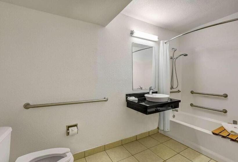 غرفة قياسية لذوى الاحتياجات الخاصة, Motel 6king City, Ca