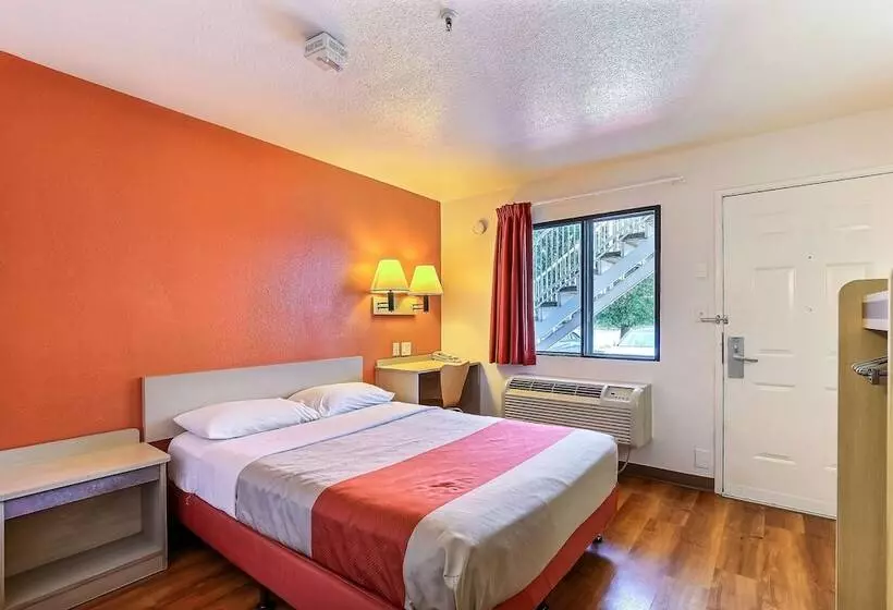 スイート, Motel 6pinole, Ca