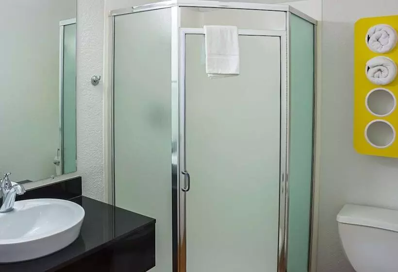 Standard-huone 2 Parivuodetta, Motel 6porterville, Ca