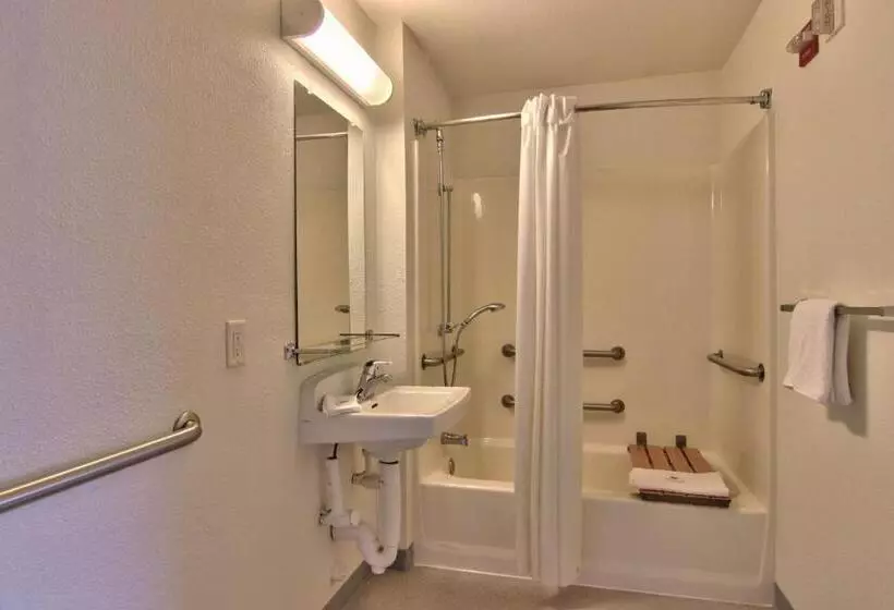 身障者適用スタンダードルーム, Motel 6 Woodland, Ca Sacramento Airport