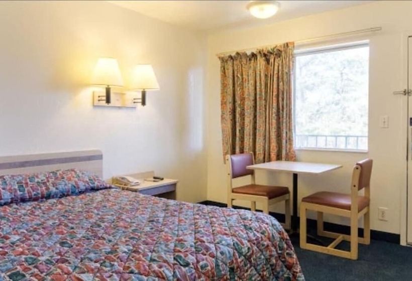 اتاق استاندارد با 2 تخت دوبل, Express Inn Near Columbus Airport