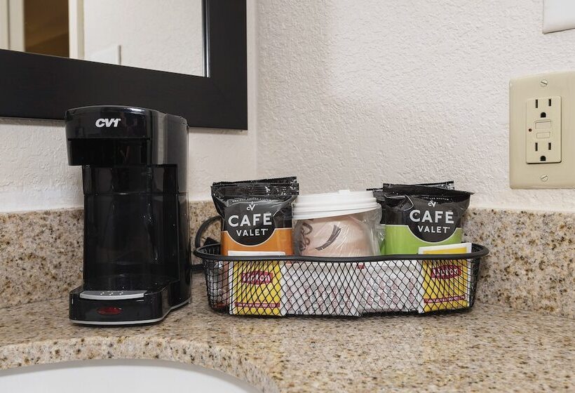 障害者適応デラックスルーム, Red Roof Inn Roanoke Rapids