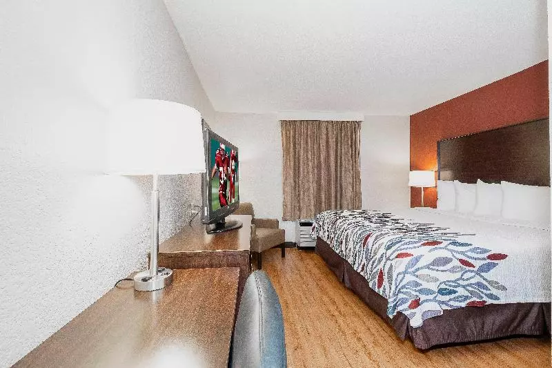 キングサイズベッドのデラックスルーム, Red Roof Inn Roanoke Rapids