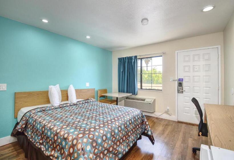 스탠다드 룸, Vagabond Inn Buttonwillow North I 5