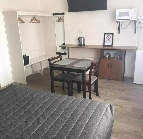 اتاق استاندارد, Pampas Motel