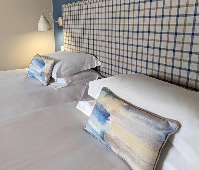 غرفة قياسية, Beach House