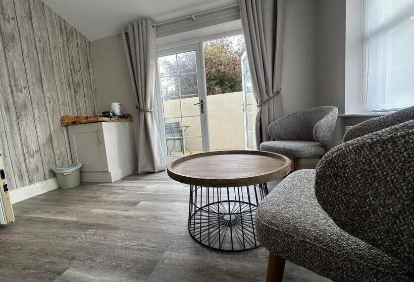 デラックススイート, Beach House