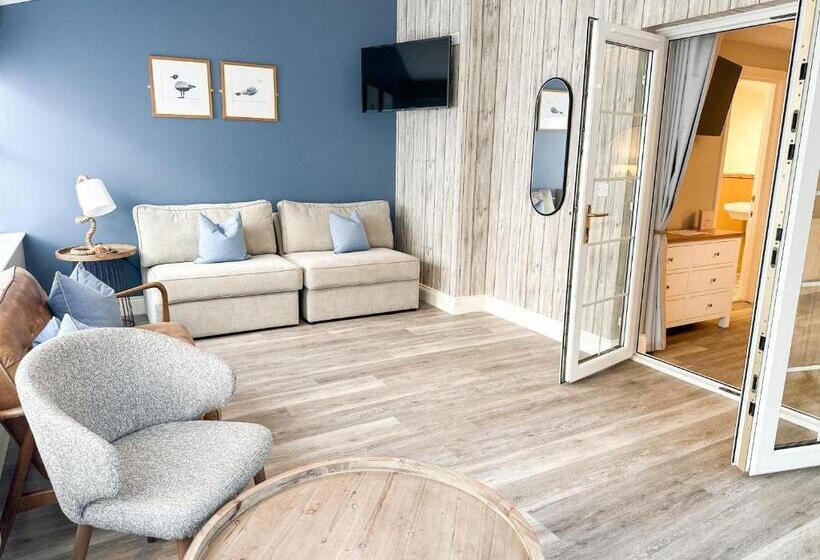 جناح ديلوكس, Beach House