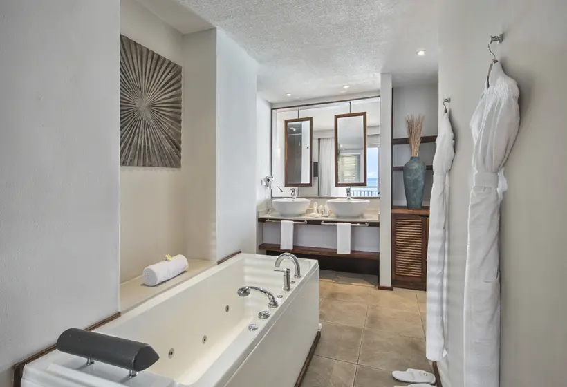 سوییت جونیور, Solana Beach Mauritius Adults Only