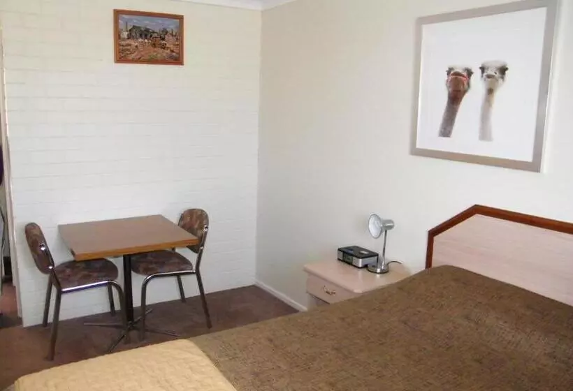 Superior-huone, Clansman Motel