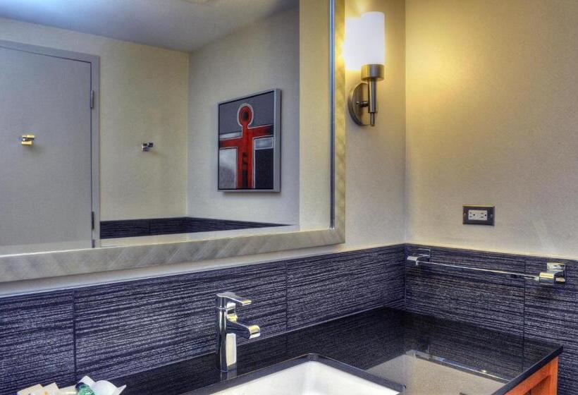 キングサイズベッドのスイートルーム, Forestel