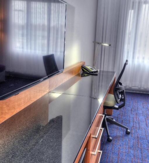 キングサイズベッドのスイートルーム, Forestel