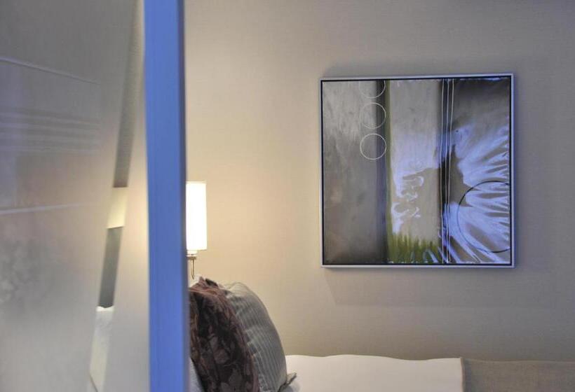 キングサイズベッドのスイートルーム, Forestel