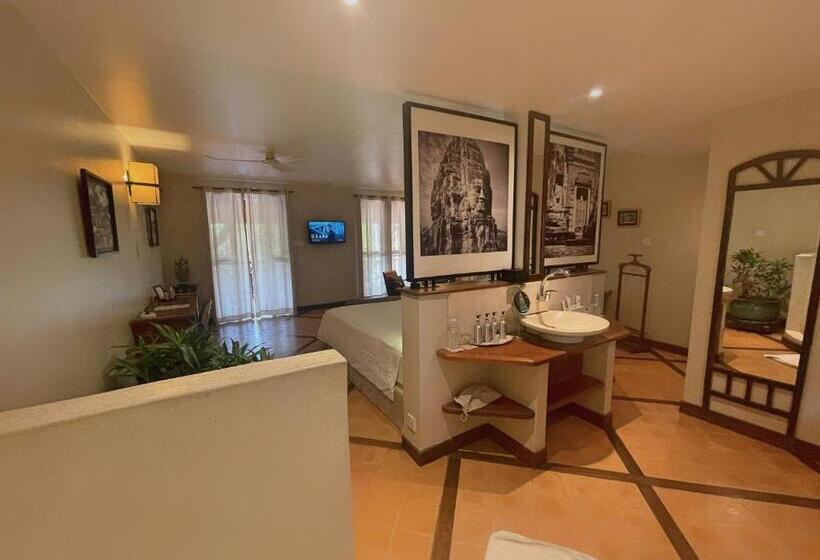 اتاق لوکس با چشمانداز استخر, La Palmeraie D'angkor